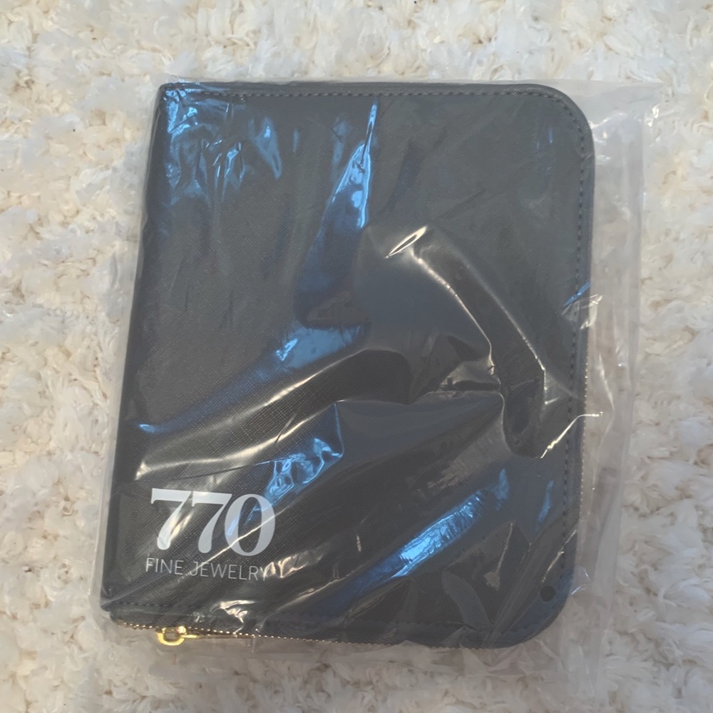 BNIB Travel Jewelry Pouch